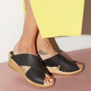 No 6 Frida clogs black